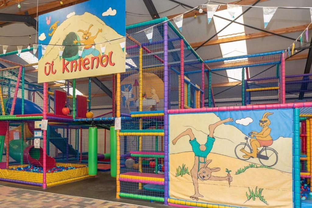 Camping De Duinhoeve Chalet Vogel Not For Companies Nieuw-Haamstede Kültér fotó