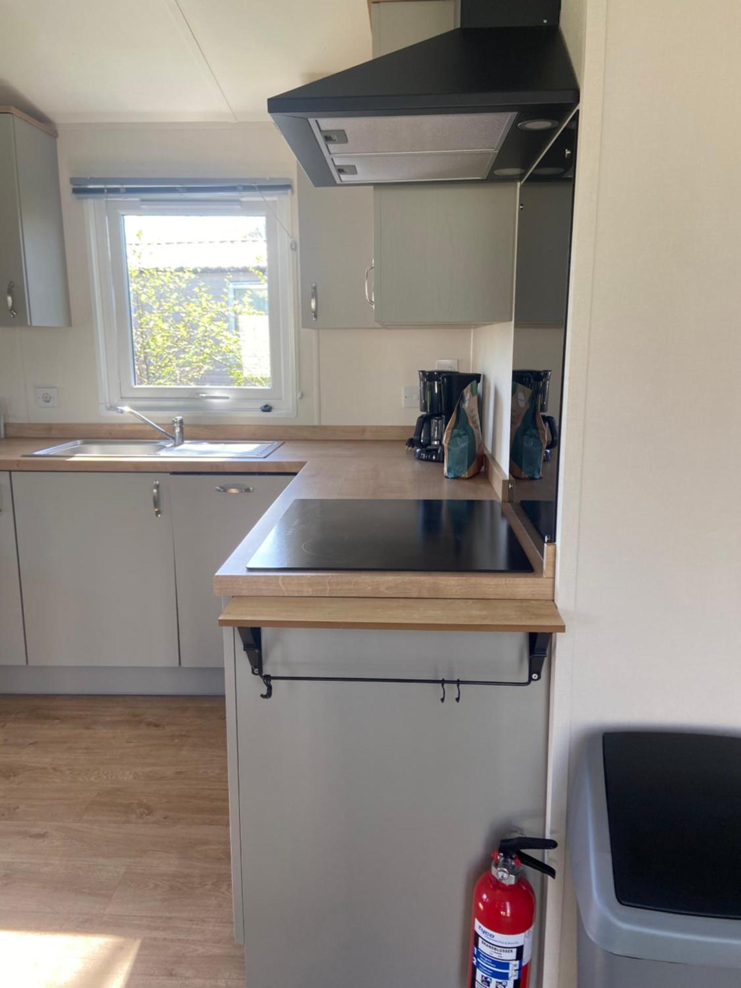 Camping De Duinhoeve Chalet Vogel Not For Companies Nieuw-Haamstede Kültér fotó