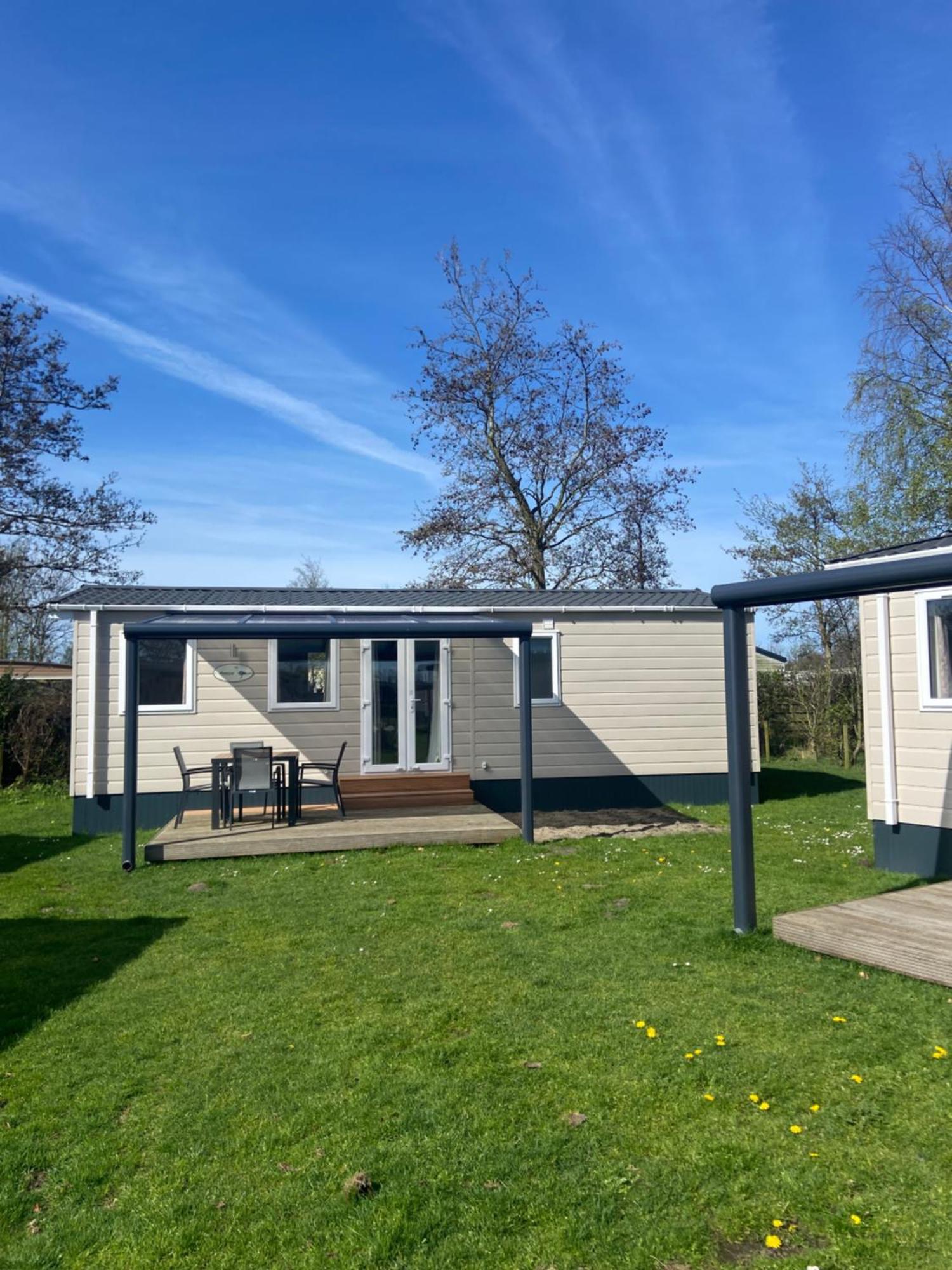 Camping De Duinhoeve Chalet Vogel Not For Companies Nieuw-Haamstede Kültér fotó